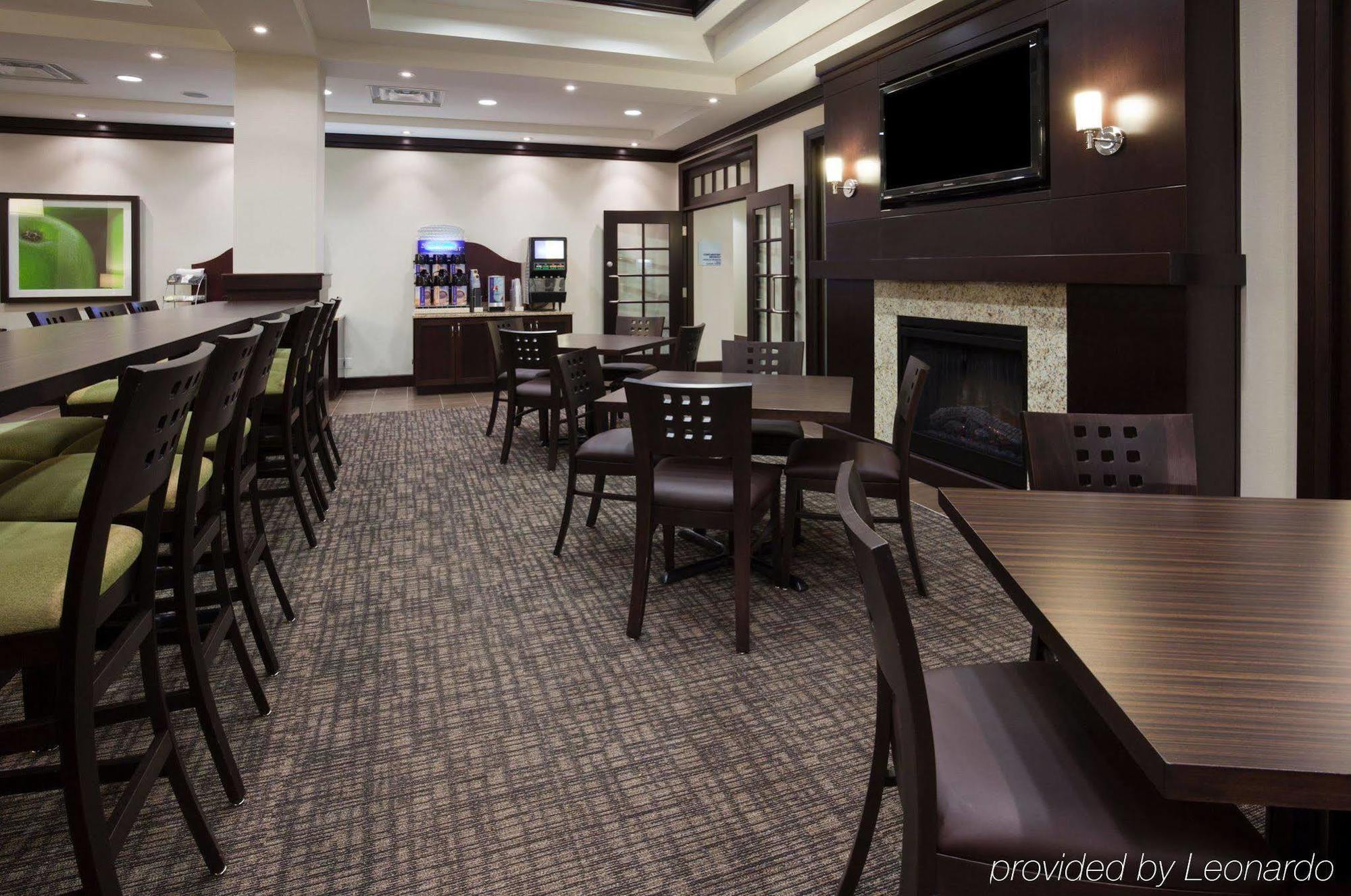 Holiday Inn Express & Suites New Liskeard Restaurant bilde