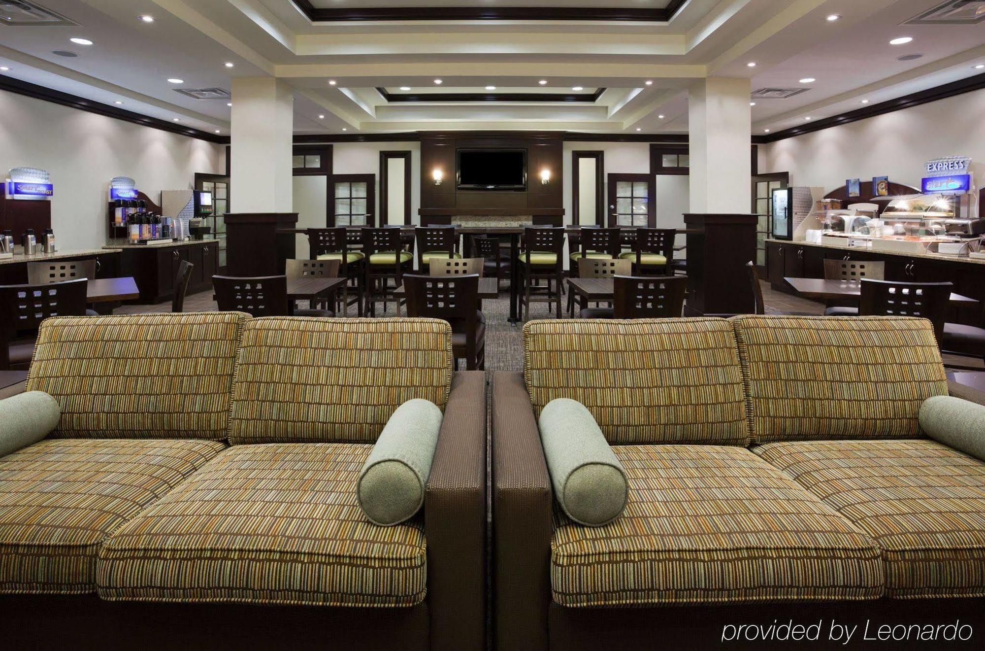 Holiday Inn Express & Suites New Liskeard Restaurant bilde